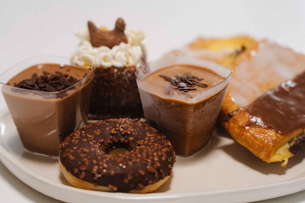 t-brakske-chocomousse-donuts-koffiekoeken